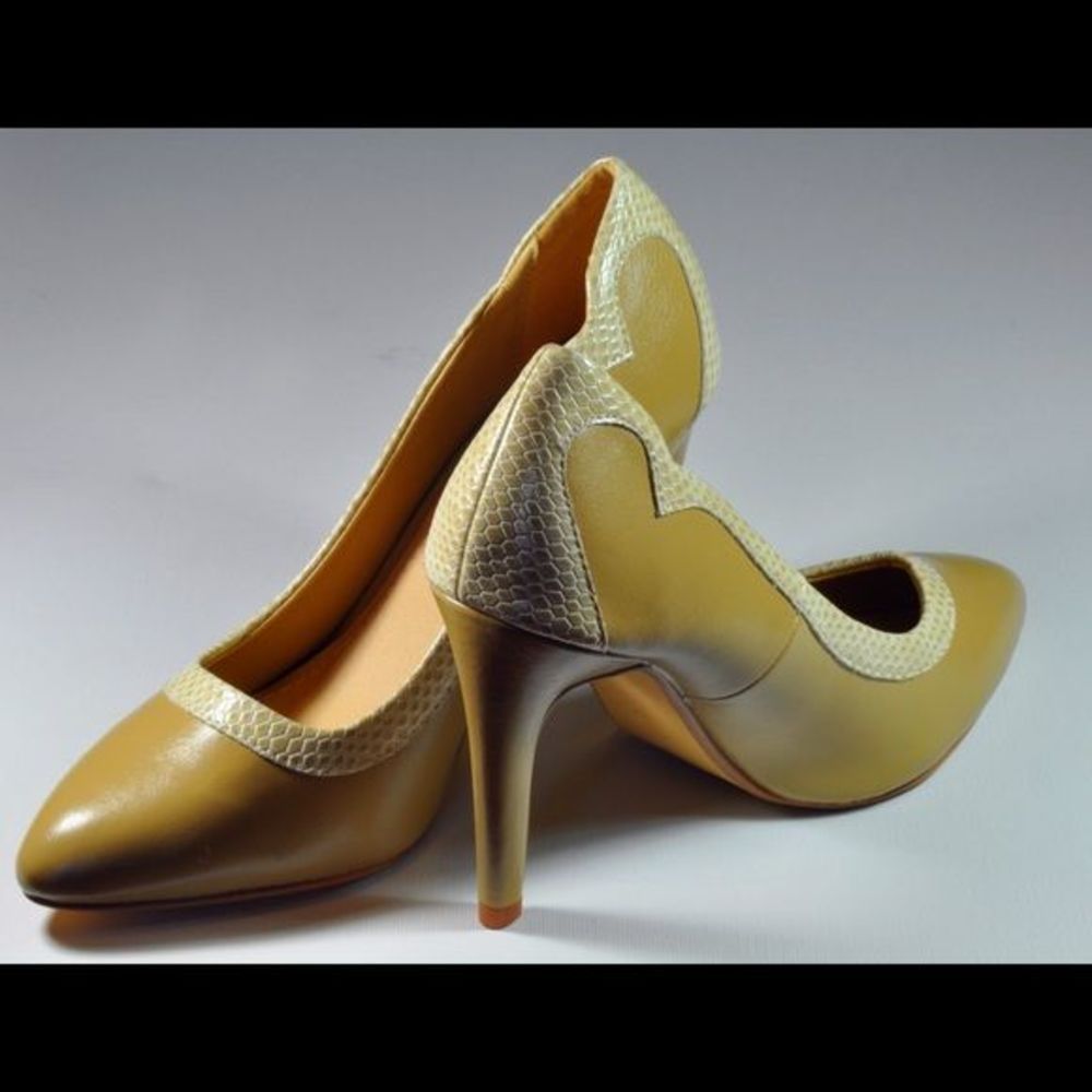 Pointed toe heels (143) - Picture 2 of 4